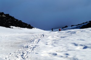 Rückweg im teilweise hüfthohen Schnee